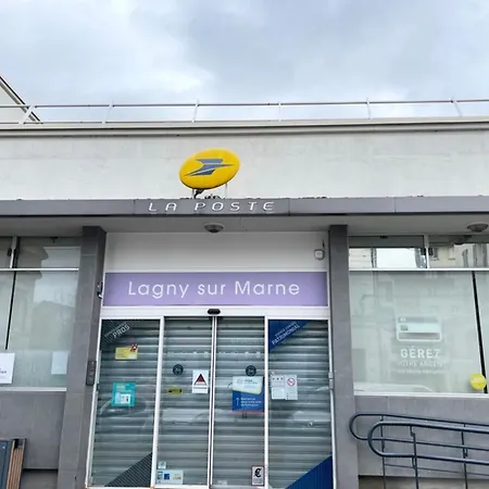 Paris Cocon - Disneyland, Parking, Hypercentre, Train Station Lagny-sur-Marne Exterior photo