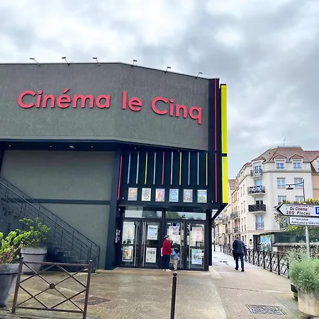Paris Cocon - Disneyland, Parking, Hypercentre, Train Station Lagny-sur-Marne Exterior photo