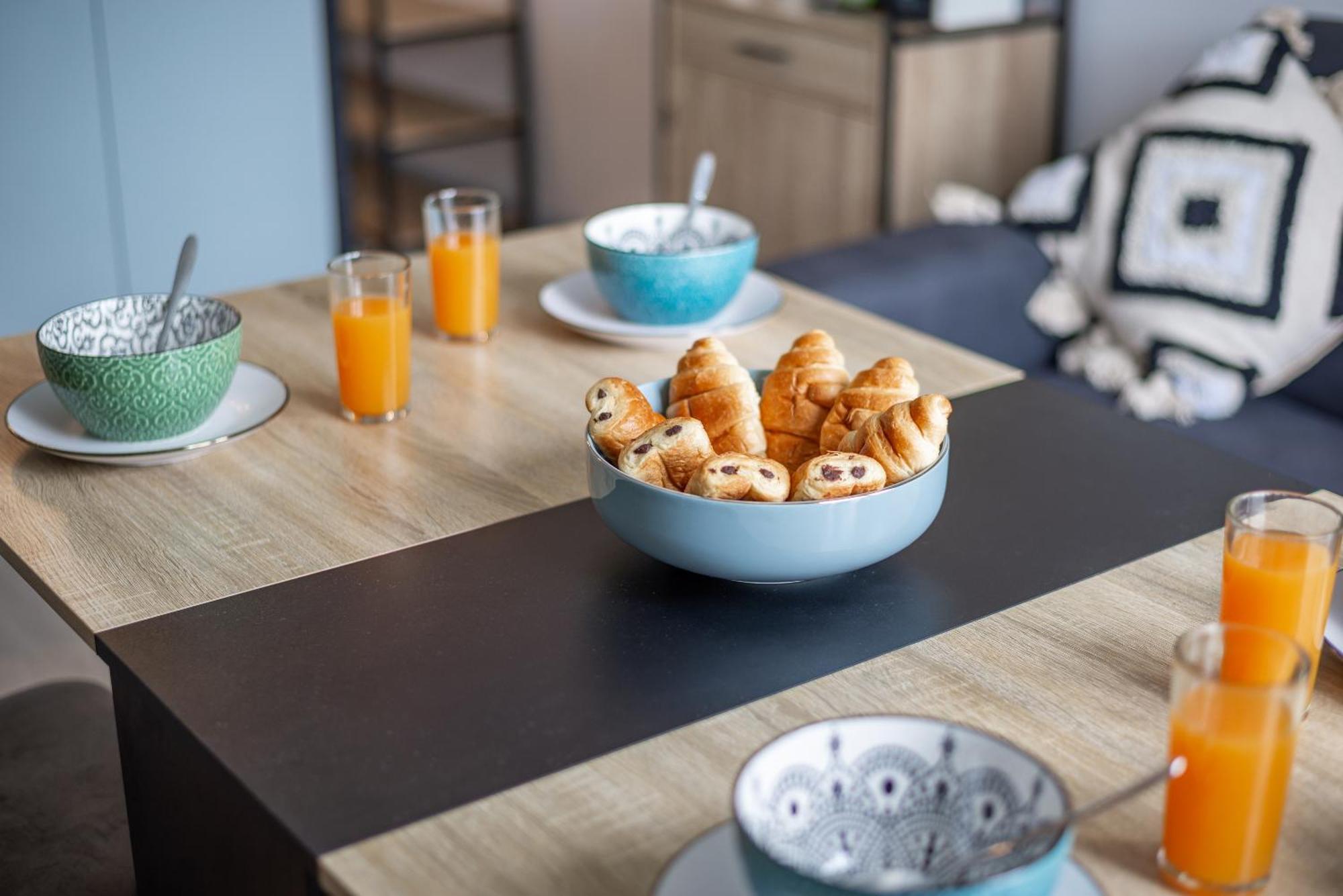 Paris Cocon - Disneyland, Parking, Hypercentre, Train Station Apartment